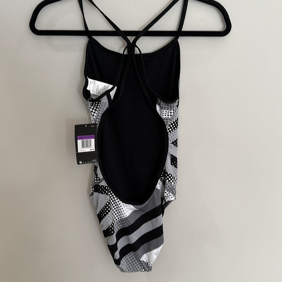 Nike Swim one piece Training Size 6/32 Like New - Picture 3 of 4